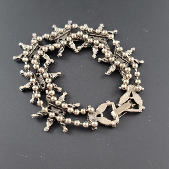 Beautiful turquoise and silver flower design bracelet - Picture 4 of 5